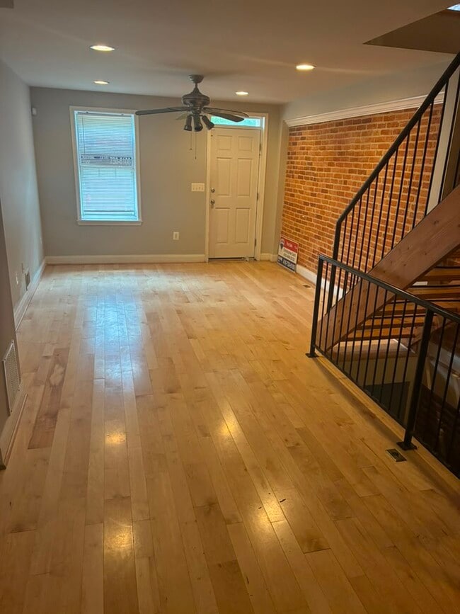 Photo - 1012 W Lombard St