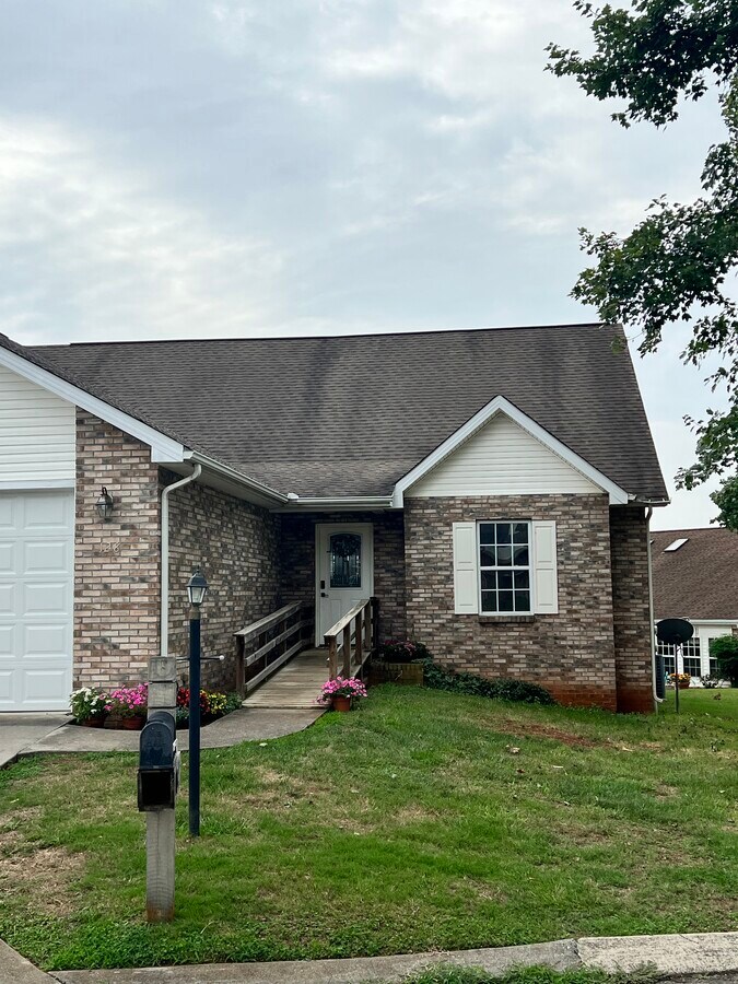 Photo - 128 Medinah Cir Townhome