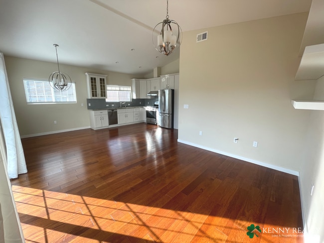 Photo - Charming 2BD/1BA Upper-Unit in Broadmoor Village – Daly City