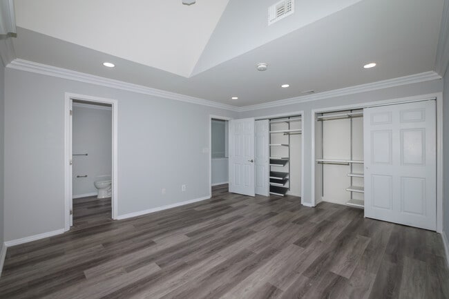 Spacious Large Rooms - Fairfield Hills South At Farmingville