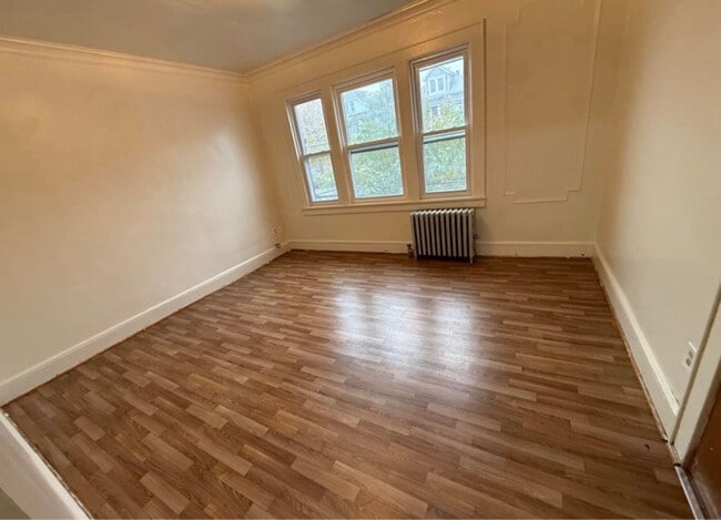 Photo - 939-941-941 Sheridan Ave Unit #R1