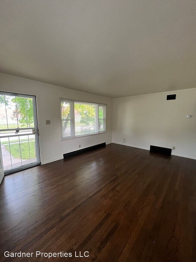 Photo - 3 br, 1 bath House - 5918 N 80th Street