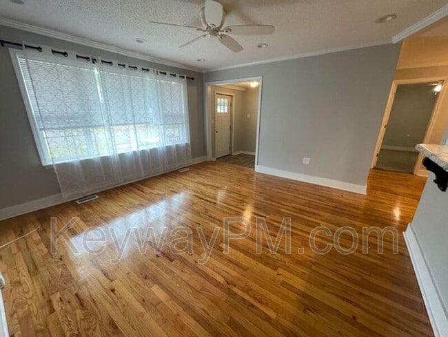 Photo - 506 Pershing Dr