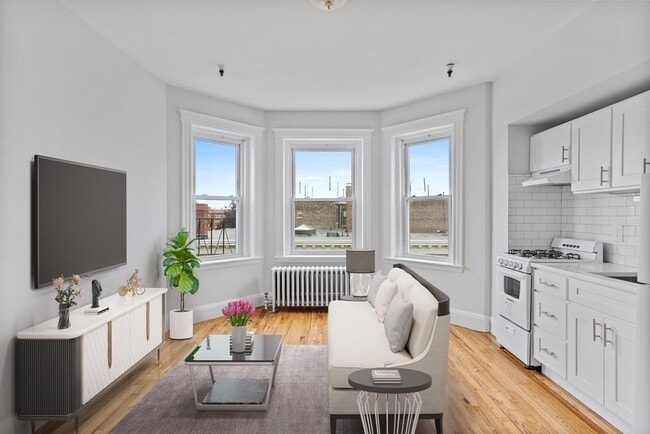 Building Photo - 1330 Commonwealth Ave Unit 26