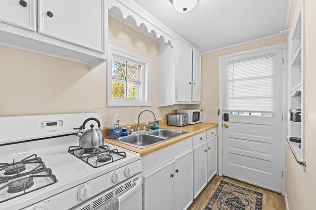 Photo - 9 Lafountain St Unidad 11 Lafountain Street