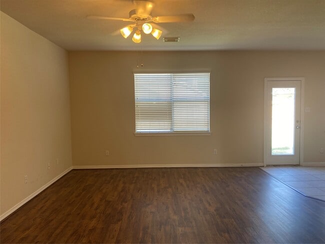 Photo - 2912 Ashbrook Ln