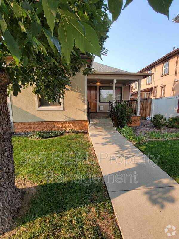 Building Photo - 1503 9th St Rental