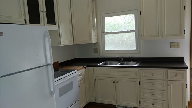 Photo - 208 17th Ave N