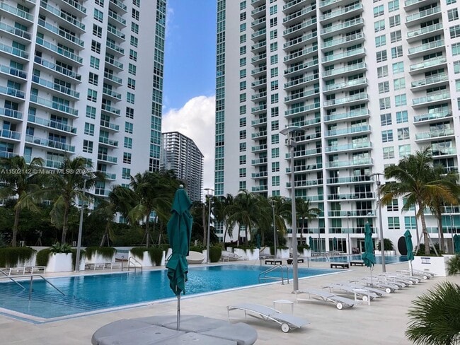 Photo - 951 Brickell Ave Unit 2405