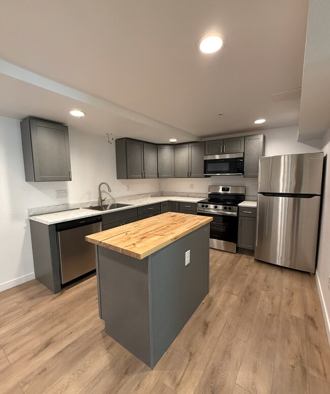 Photo - 2 weeks free!! 5080B E Warren Ave, Unit 52... Unit 5272