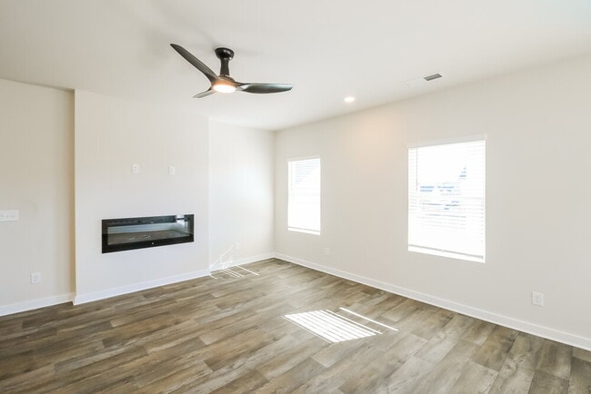 Photo - 1676 Fuma Leaf Wy