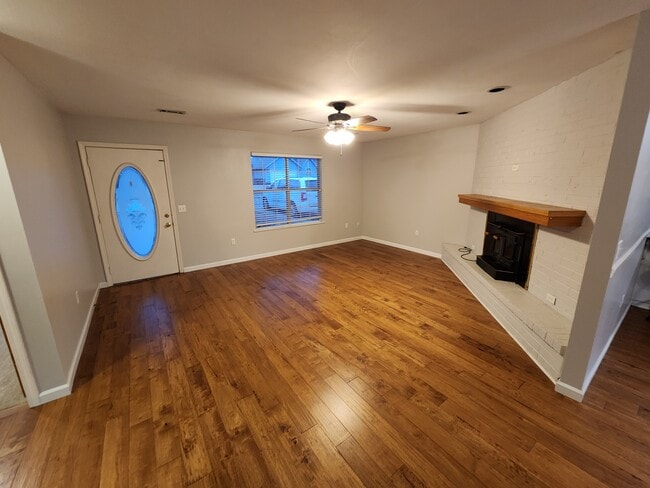 Livingroom - 644 W Oaklawn Dr Casa