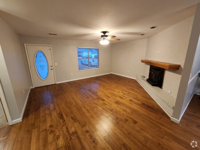 Building Photo - 644 W Oaklawn Dr Rental
