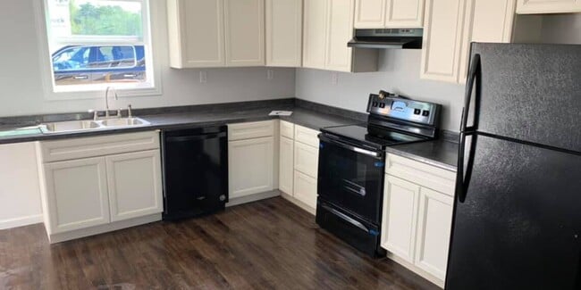 Photo - Laurel Flats LLC.