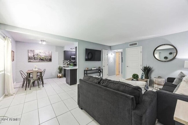 Photo - 1220 N 44th St Unidad 2