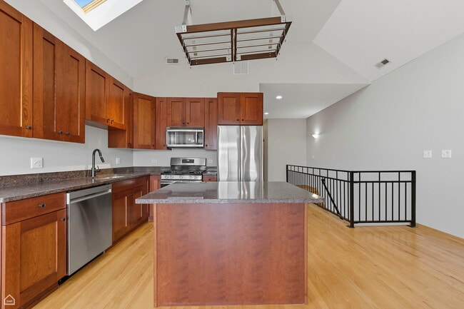 Photo - 119 N Mozart St Unit 3