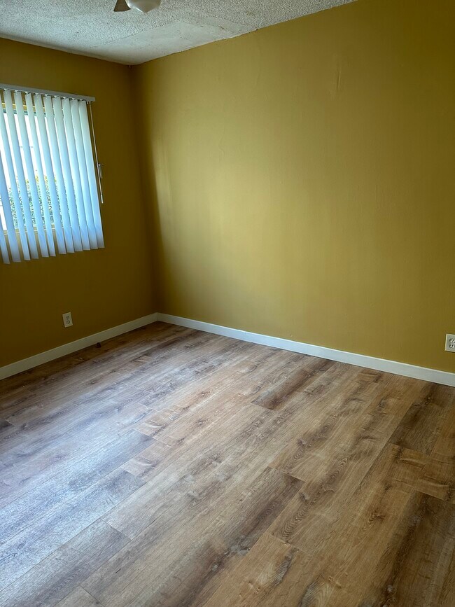 Photo - 308 N Market St Unidad 2