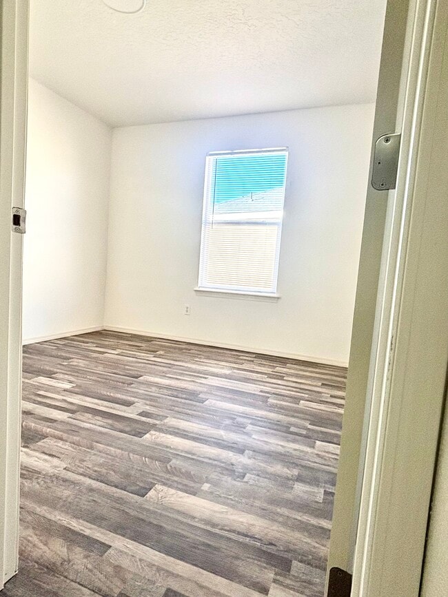 Building Photo - 6665 S Loganberry Way