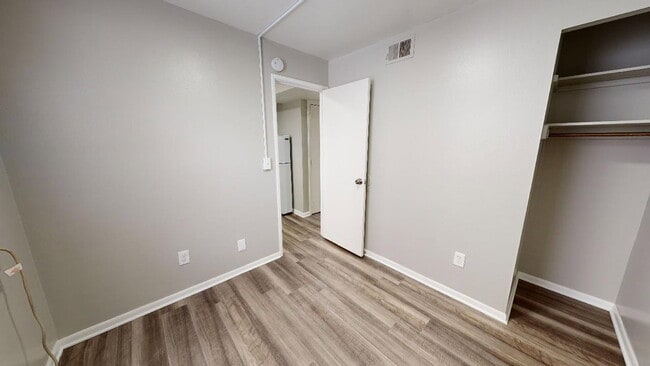 Photo - 76 W 8th Ave Unidad A3