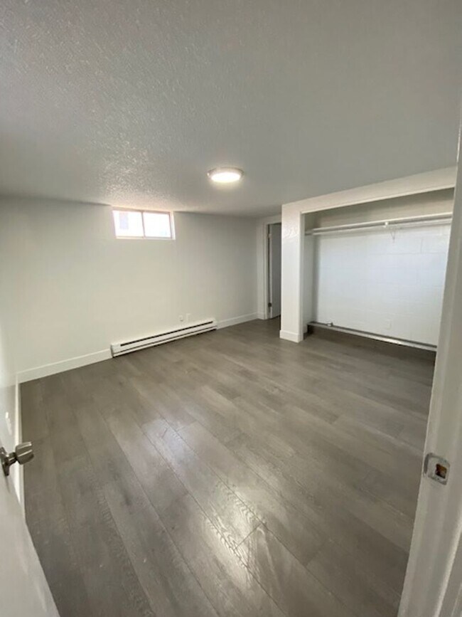 Building Photo - Renting made easy! Unit Davis-135 Davis - 3 Rental