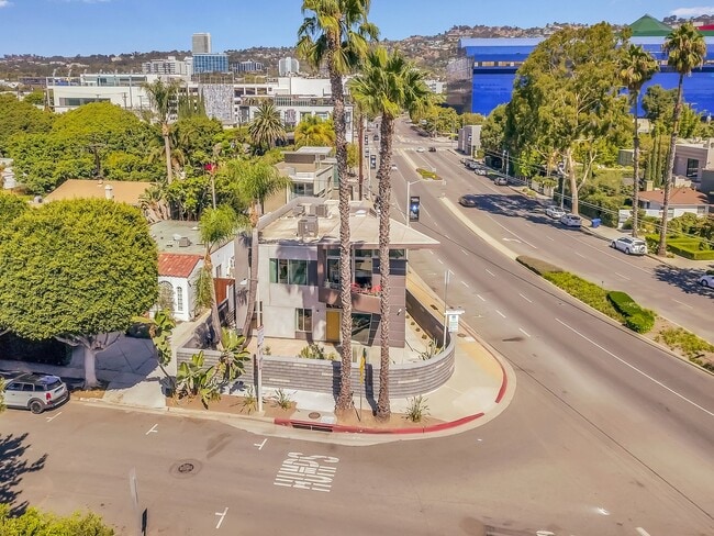 Building Photo - 501-515 N San Vicente Blvd Rental
