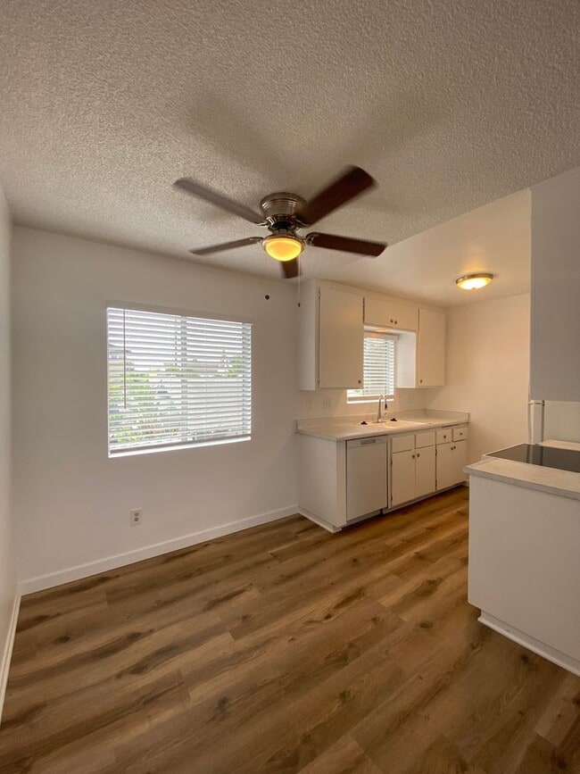 Photo - 761 Coronado Ave Unit 04