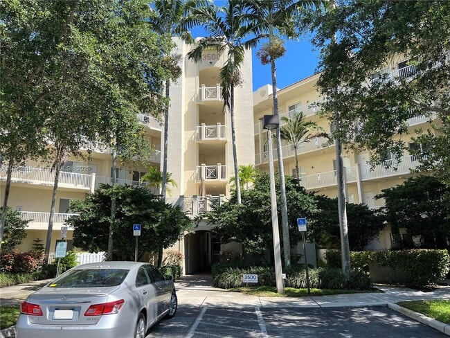 Photo - 3500 Oaks Clubhouse Dr Unidad 308