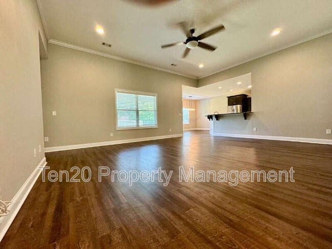 Photo - 488 Lee Road 288