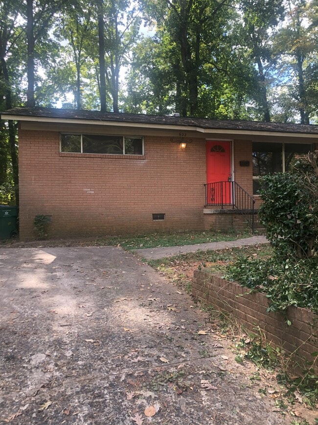Photo - 622 Camrose Dr