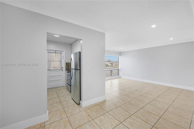 Photo - 5420 Hollywood Blvd Unit 208