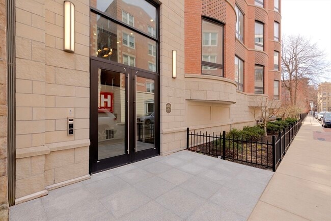 Photo - 44-50 Symphony Rd Unidad 501