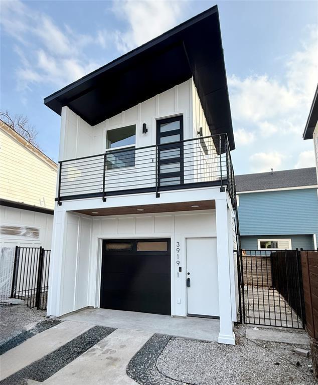 Building Photo - 3919 E 16th St