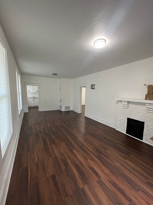 Photo - 1113 E Trigg Ave