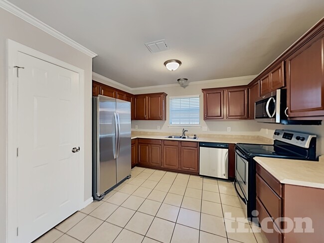 Photo - 310 Southlake Dr