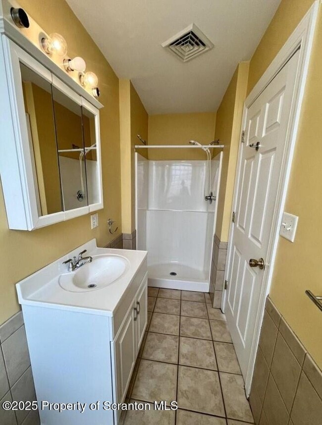 Photo - 512 S Main St