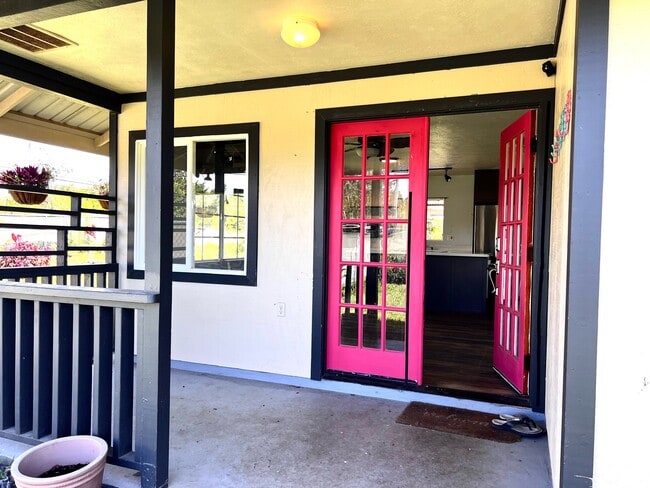 Photo - 15-1528-1528 3rd Ave.