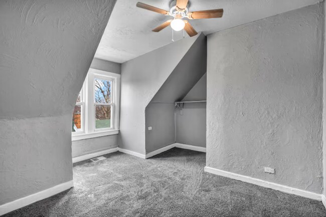 Photo - 9219 S Greenwood Ave Apartments Unit 2