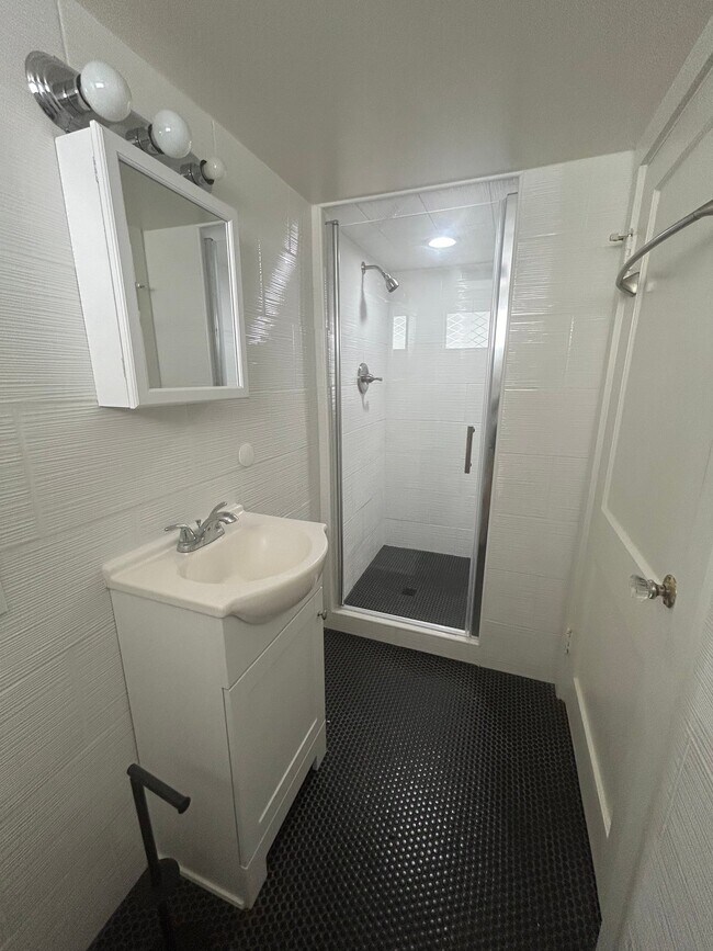 1007 Broadway St Unit D