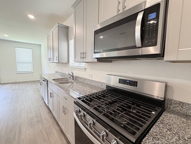 Photo - 1020 Laguna Cv Dr