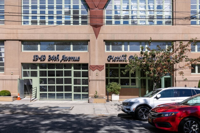 Photo - Pistilli Riverview East