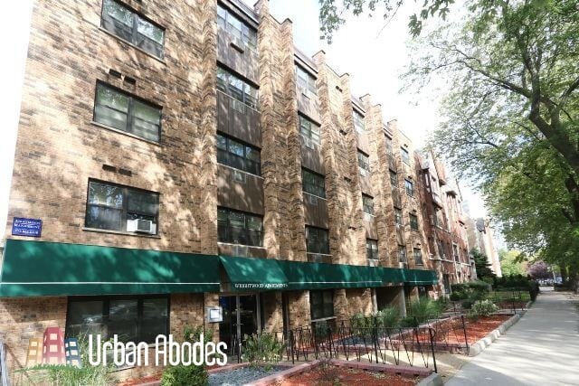 Building Photo - 648 W Wrightwood Ave Unit A05C