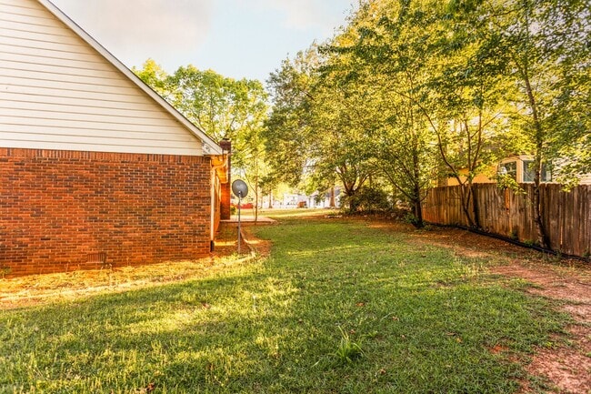 Photo - 3301 Sams Way SE