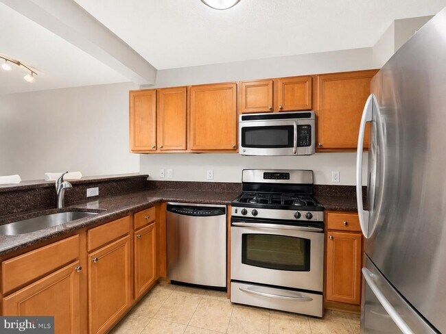 7111 Woodmont Ave Unit 103