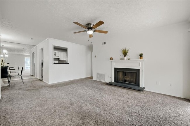 Photo - 905 Augusta Dr