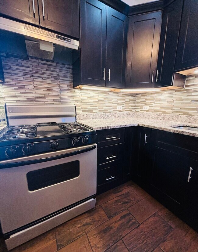 Photo - 3133 N Richmond St Unit 2