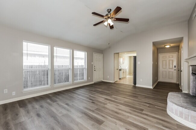 Photo - 6417 Longmont Trail