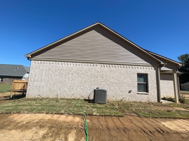 Photo - 4 bed, 2.5 bath house in Atoka built in 2022