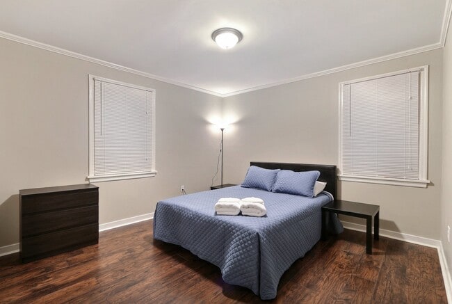 Photo - 1932 Unit A