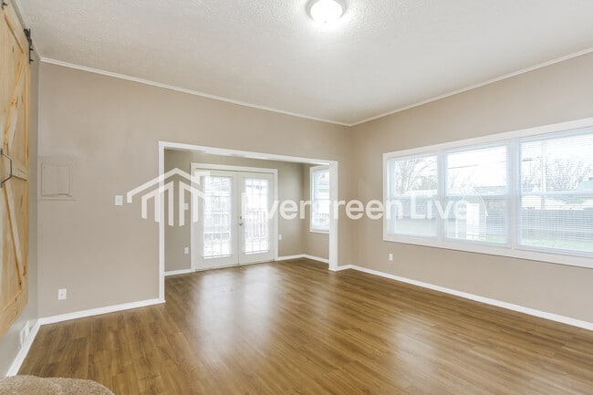 Photo - 438 N 14th Ave