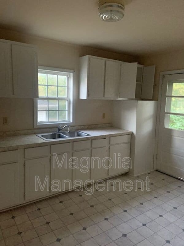 Photo - 110 S Clark St